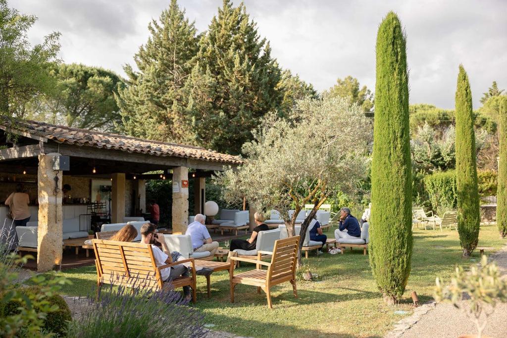 Hotel La Ferme De La Huppe Gordes Esterno foto